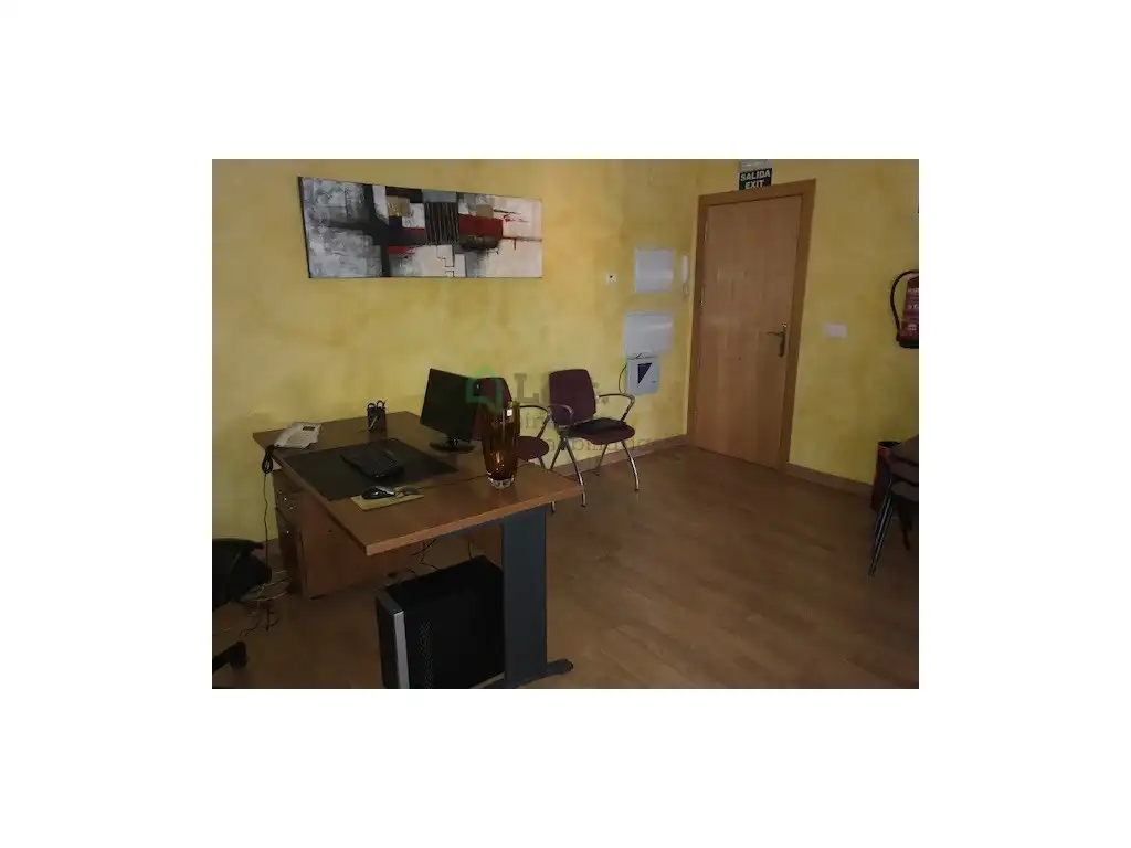 Oficina amb ascensor en venda a Casco Antiguo