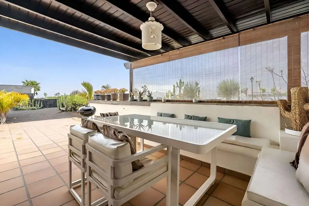 Terrassa de Casa o xalet en venda en Yaiza amb Piscina