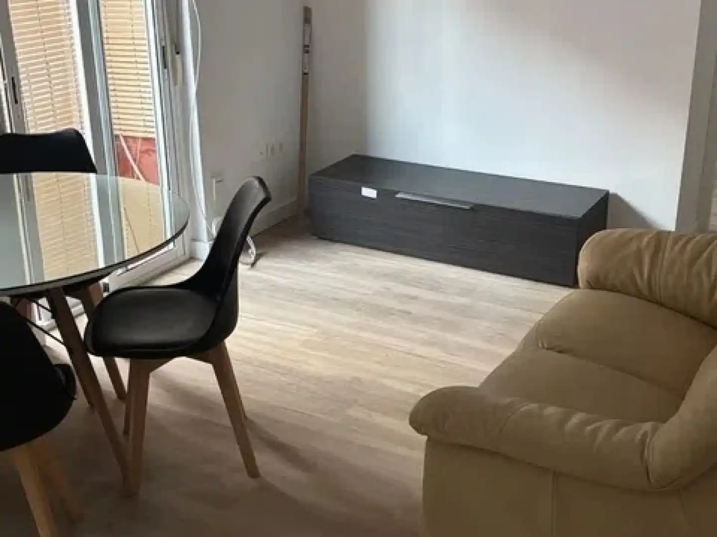 Sala d'estar de Pis de lloguer en Málaga amb Aire condicionat, Terrassa i Moblat