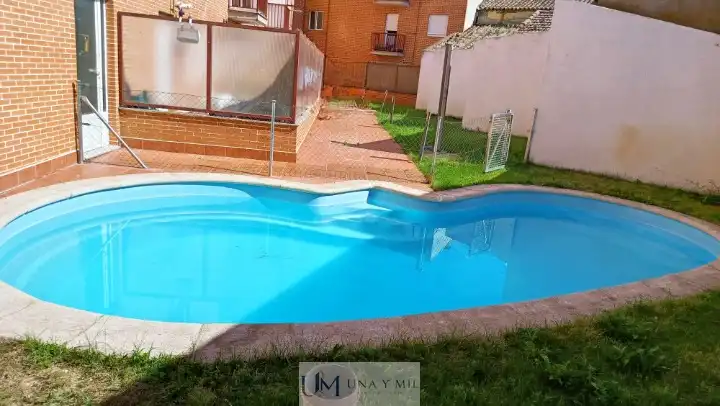 Piscina de Apartament en venda en Calvarrasa de Abajo amb Calefacció, Terrassa i Piscina comunitària