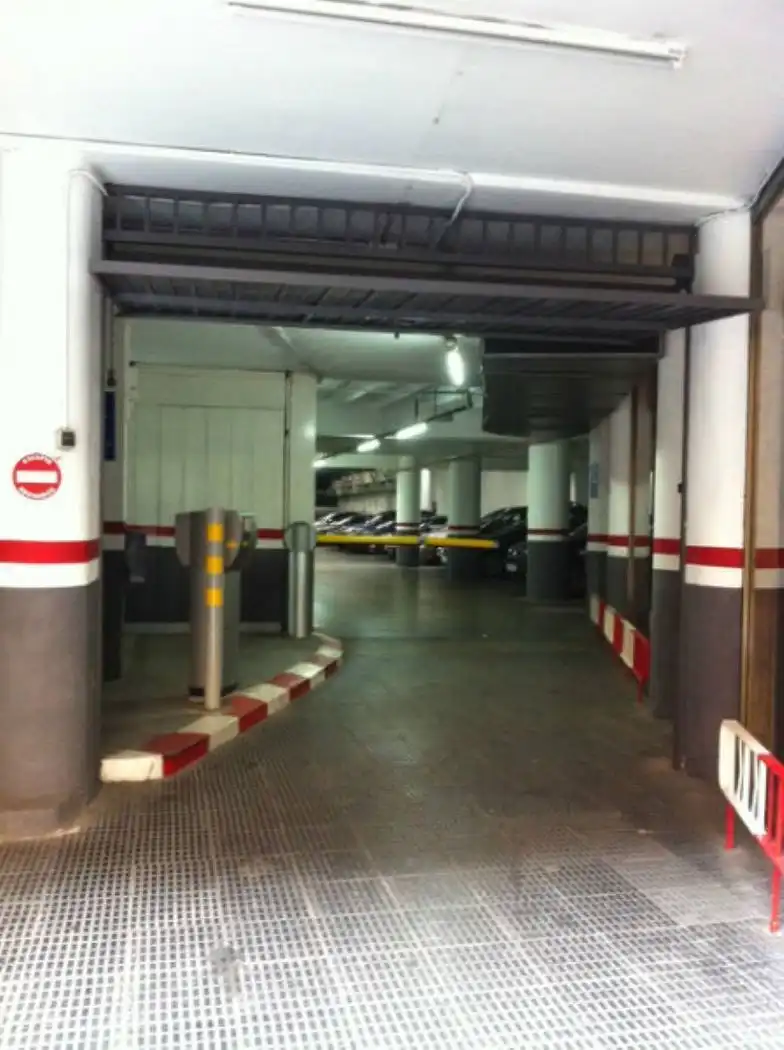 Parkplatz von Garage zur Miete in Barcelona