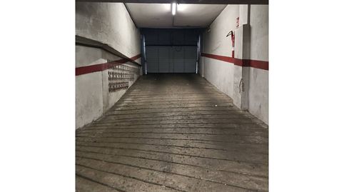 Foto 3 de Garaje de alquiler en Calle Mare de Déu de Los Àngels, 25, Sant Narcís, Girona Capital