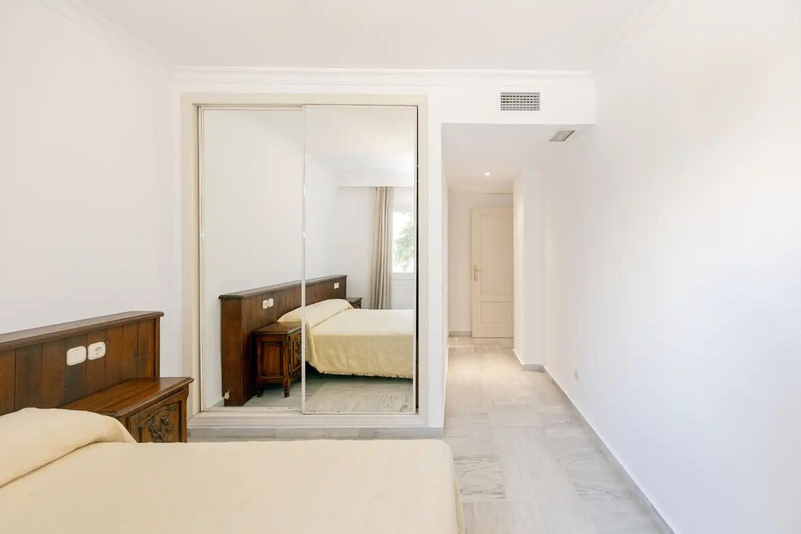 Bedroom of Flat for sale in Marbella  with Air Conditioner, Heating and Terrace