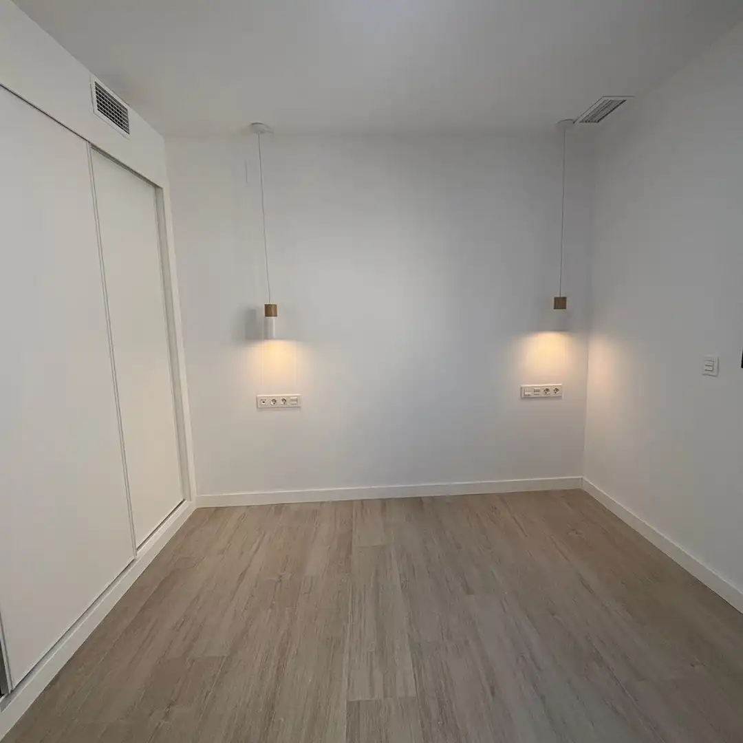 Dormitori de Pis en venda en Almería amb Aire condicionat, Calefacció i Parquet