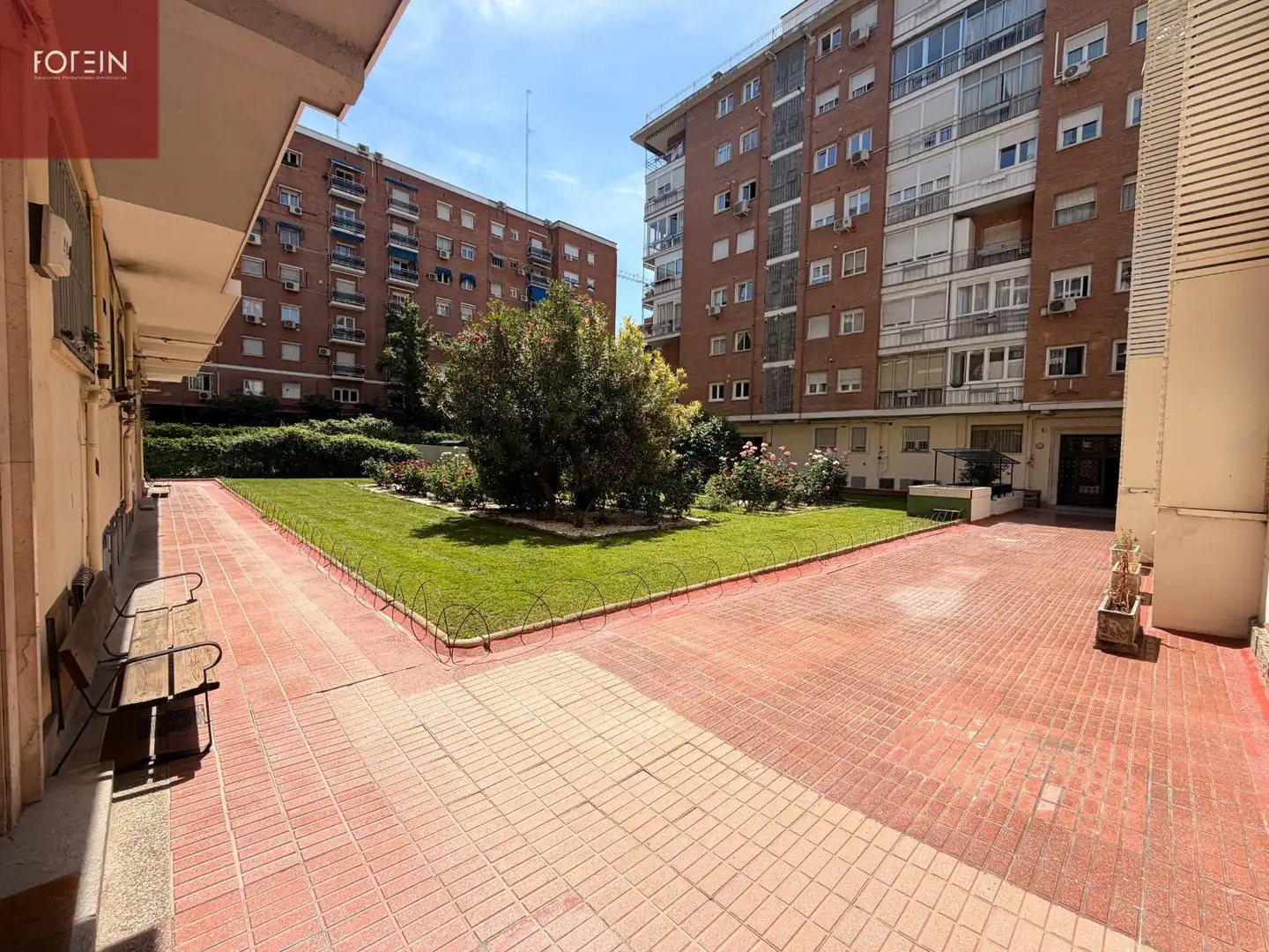 Exterior view of Flat for rent in Madrid  with Heating, Terrace and Storage room