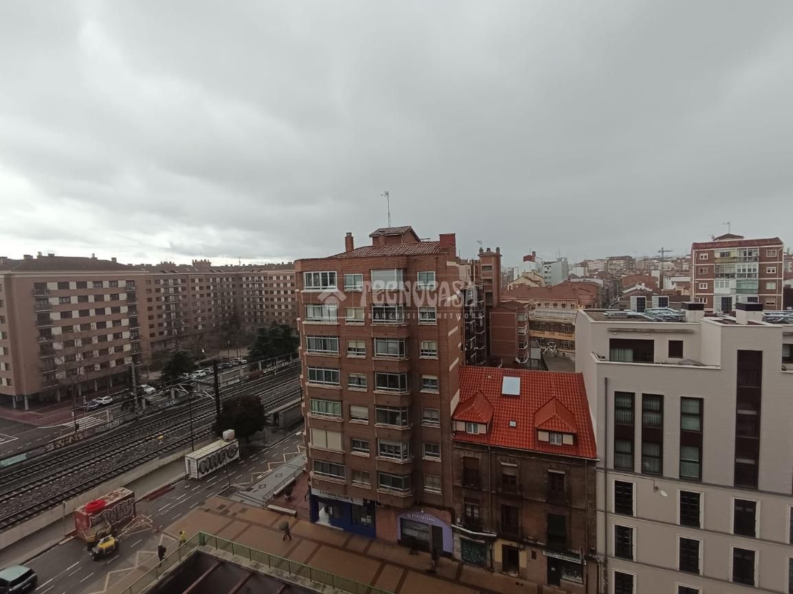 Exterior view of Flat for sale in Valladolid Capital  with Heating, Parquet flooring and Terrace