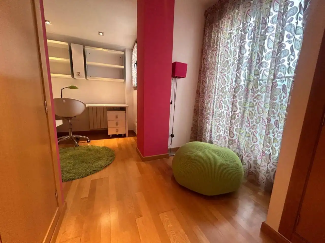 Schlafzimmer von Dachboden zum Verkauf in Castellón de la Plana / Castelló de la Plana mit Heizung, Terrasse und Abstellraum