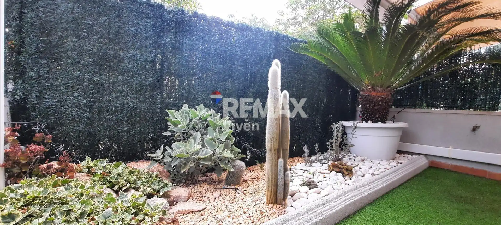 Jardí de Casa adosada en venda en Vilanova i la Geltrú amb Aire condicionat, Calefacció i Jardí privat