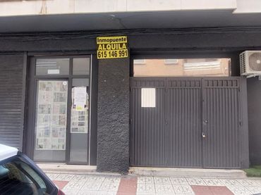 Local comercial de lloguer a Fray Luis De León 8