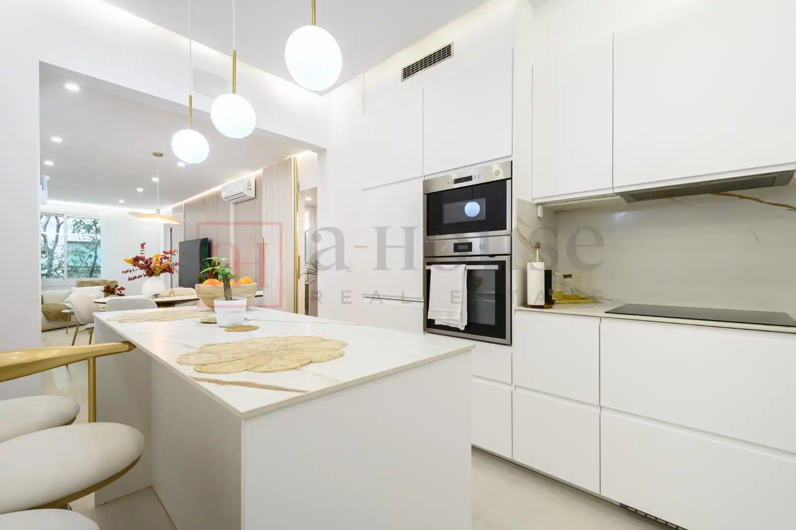 Cuina de Pis en venda en Barcelona amb Aire condicionat, Calefacció i Parquet