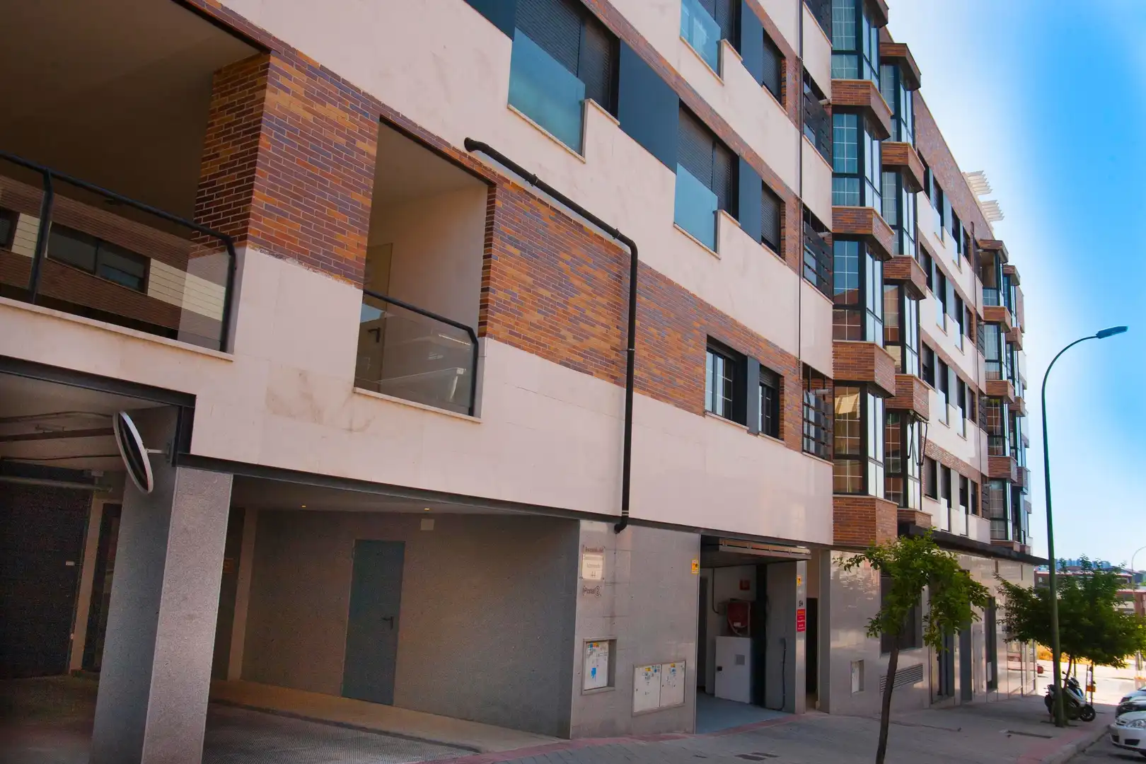 Exterior view of Garage for sale in Madrid