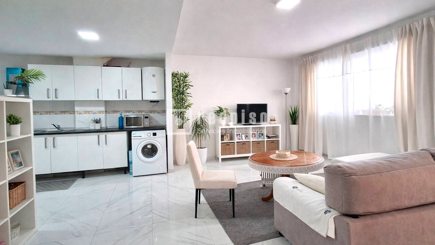 Sala d'estar de Oficina en venda en Seseña amb Calefacció