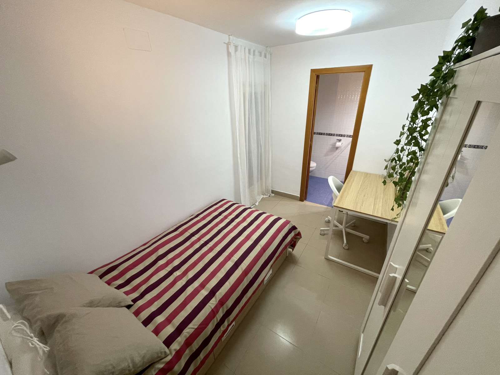 Bedroom of Flat to share in Cerdanyola del Vallès  with Air Conditioner and Terrace