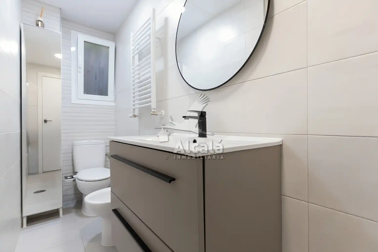 Baño de Piso en venta en Alcalá de Henares con Aire acondicionado, Calefacción y Terraza