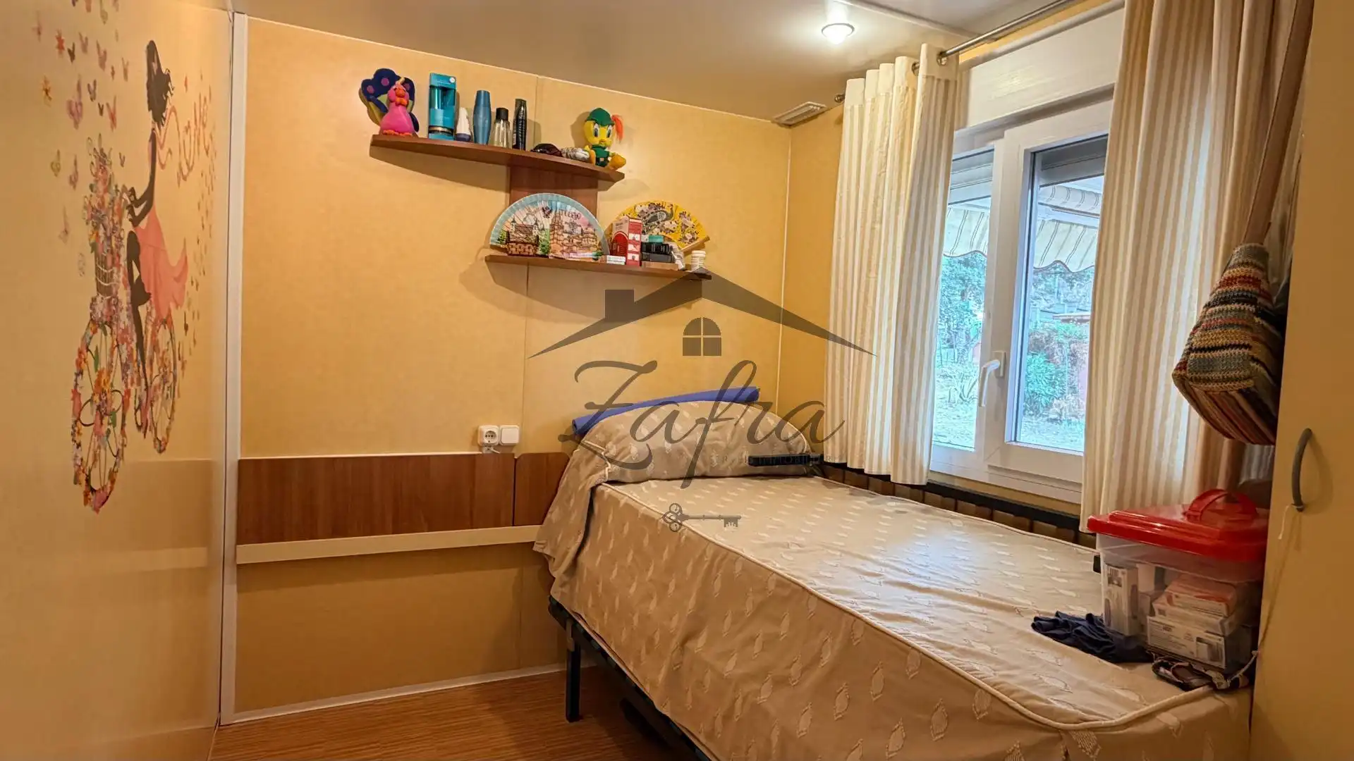 Dormitori de Casa o xalet en venda en Llagostera amb Calefacció i Jardí privat
