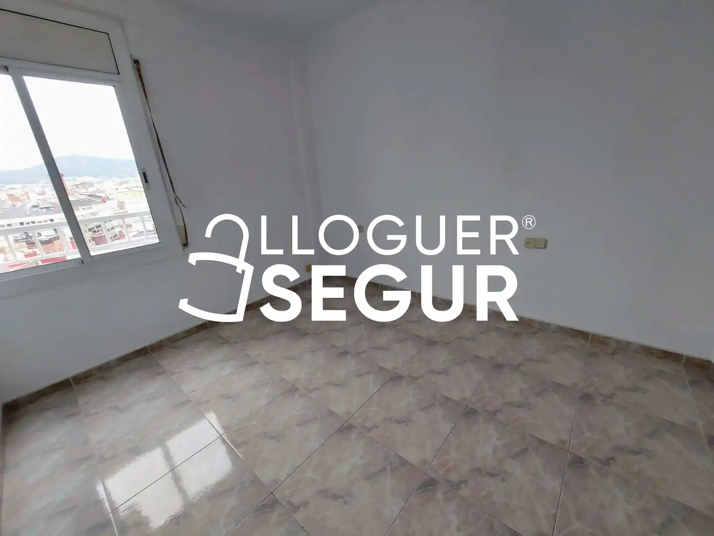 Piso de alquiler en Antoni de Capmany, Sants-Badal