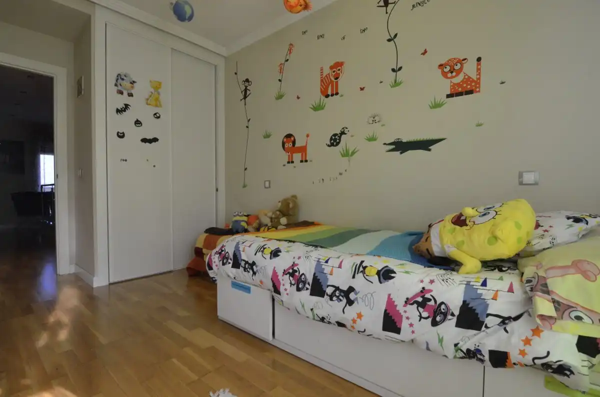 Habitación de Casa adosada en venta en Doñinos de Salamanca con Calefacción, Parquet y Terraza