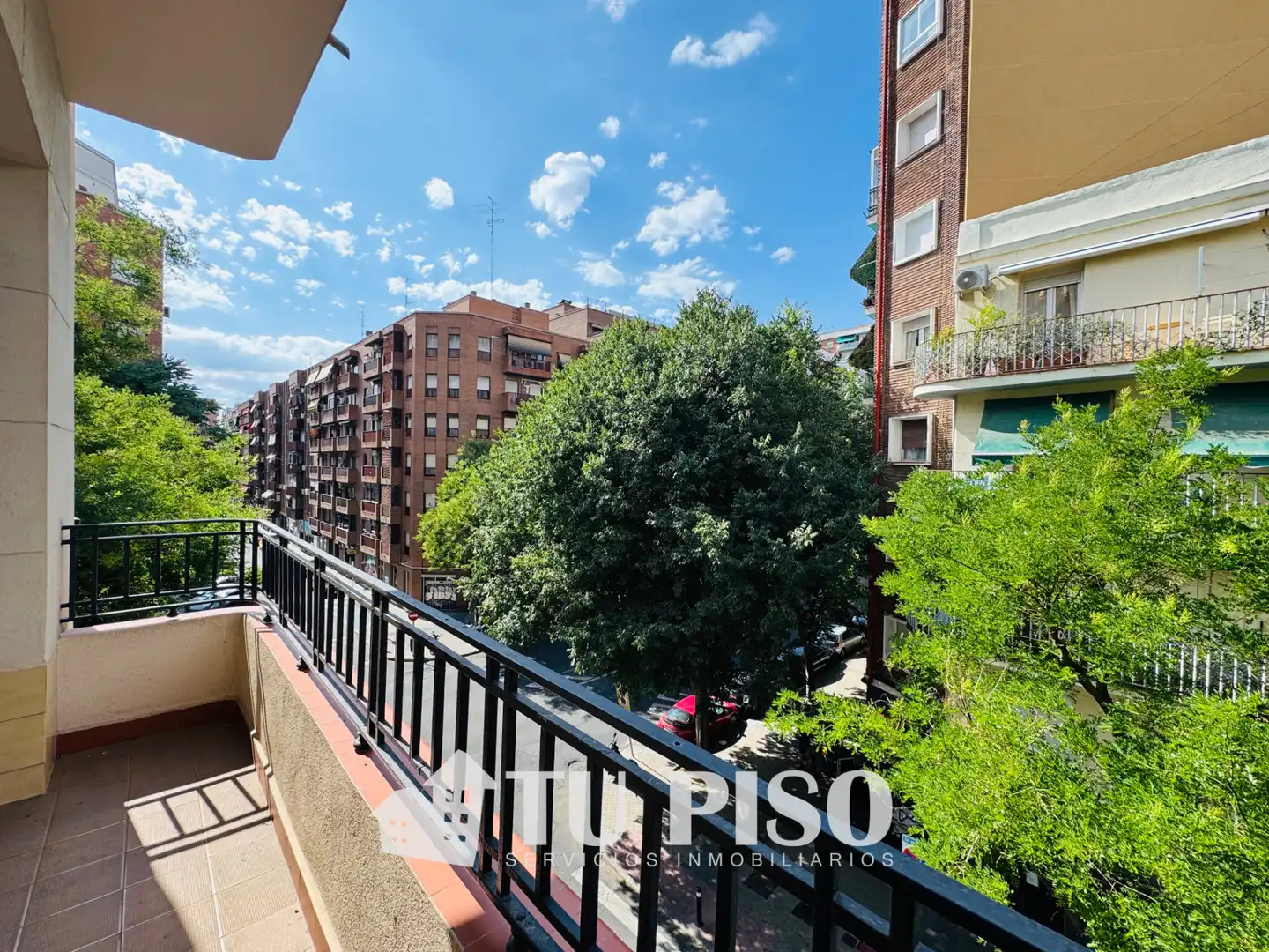 Außenansicht von Wohnung zur Miete in Madrid mit Heizung, Terrasse und Möbliert