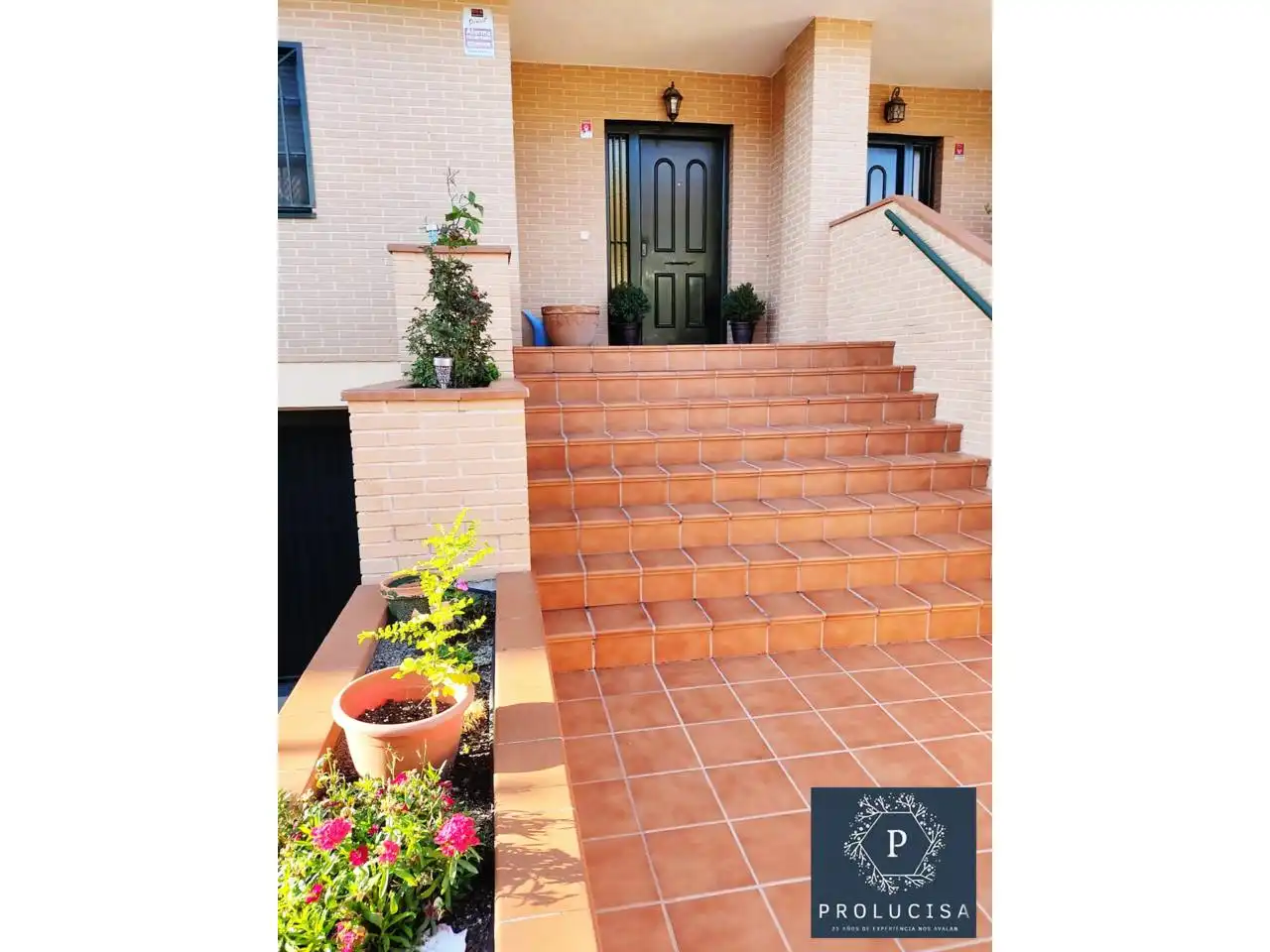 Exterior view of Detached homes for sale in Fuenlabrada  with Air Conditioner, Heating and Terrace