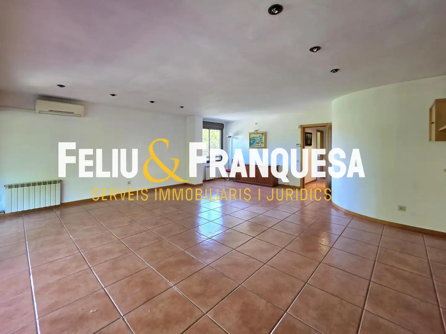 Dachboden zum Verkauf in Sant Cugat del Vallès mit Heizung, Privatgarten und Terrasse