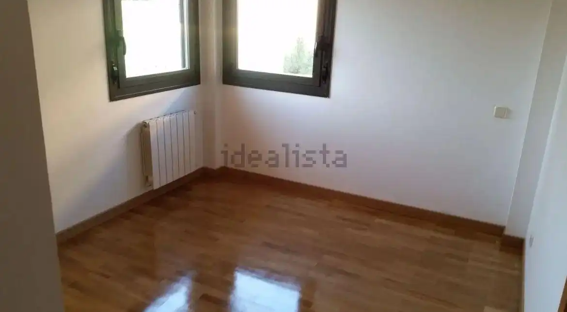 Habitación de Piso de alquiler en Boadilla del Monte con Aire acondicionado, Jardín privado y Trastero