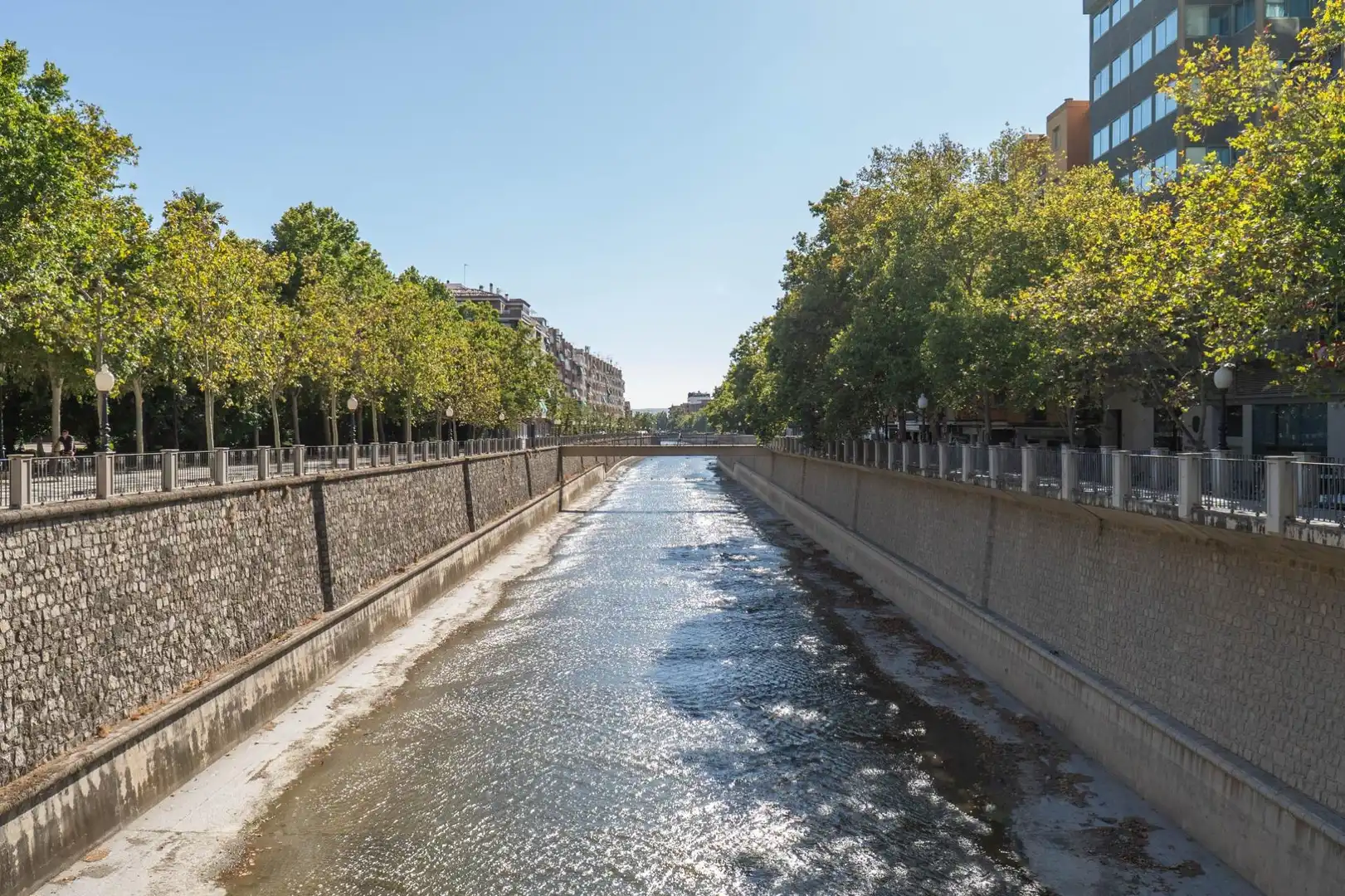 Außenansicht von Wohnung zur Miete in Granada mit Klimaanlage, Heizung und Möbliert
