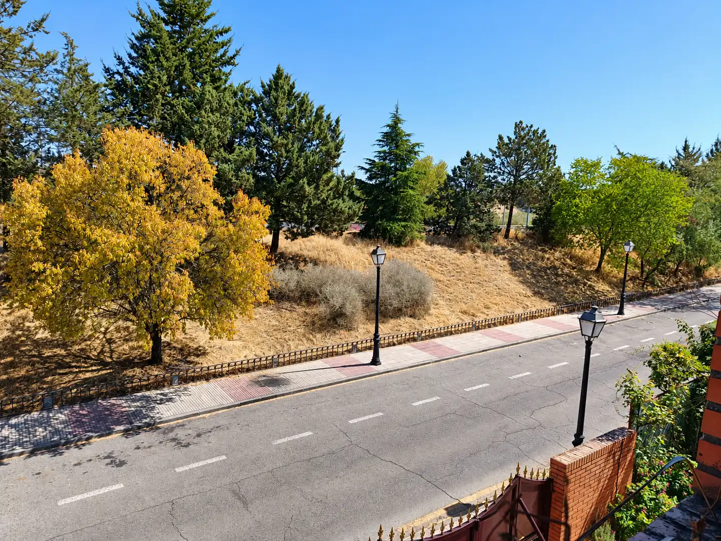 Casa adosada en venta en Valderas - Los Castillos