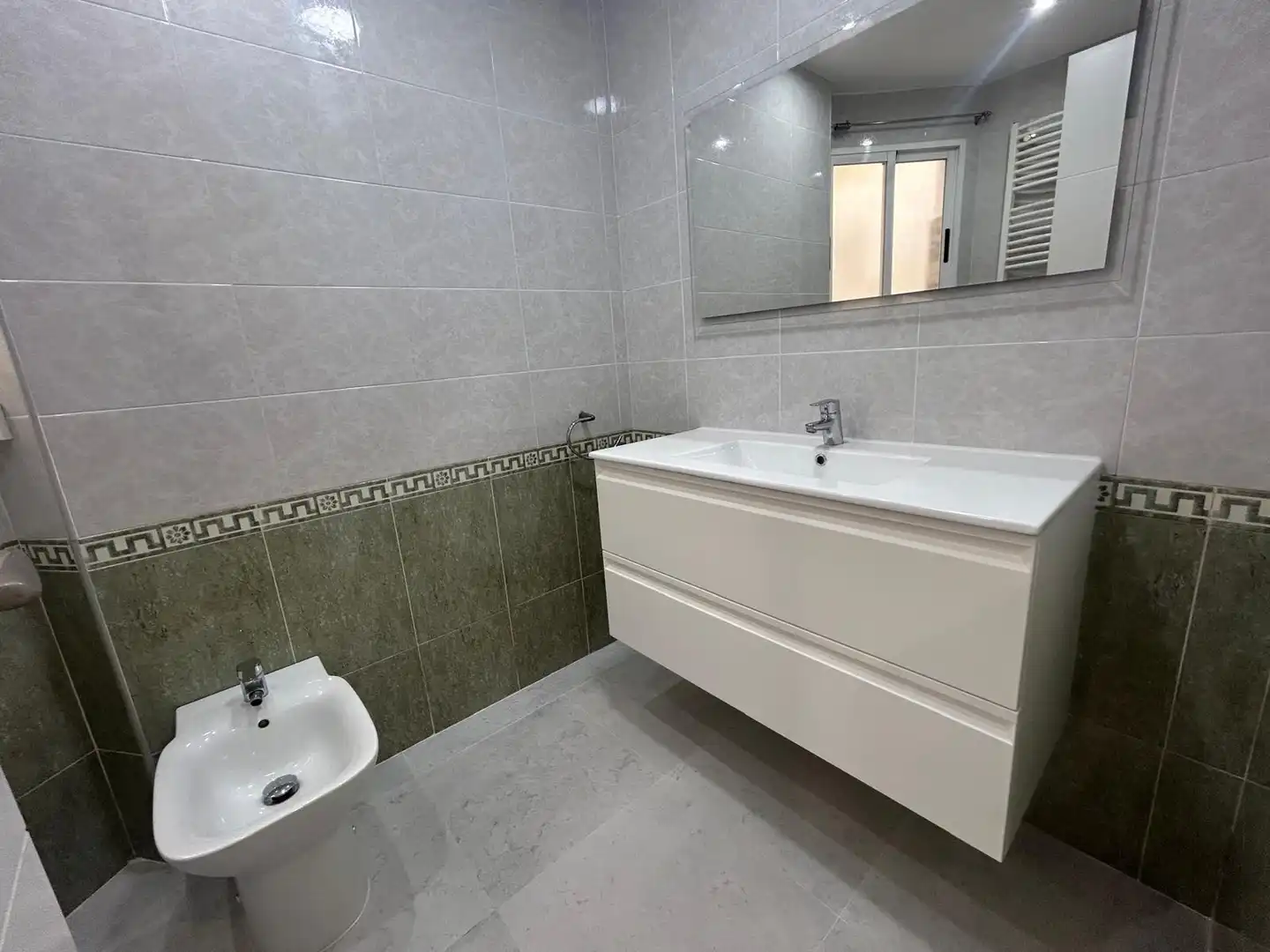 Bany de Pis en venda en Benetússer amb Aire condicionat, Parquet i Terrassa