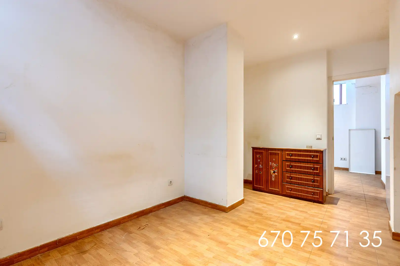 Dormitori de Local en venda en Madrid amb Calefacció, Parquet i Terrassa