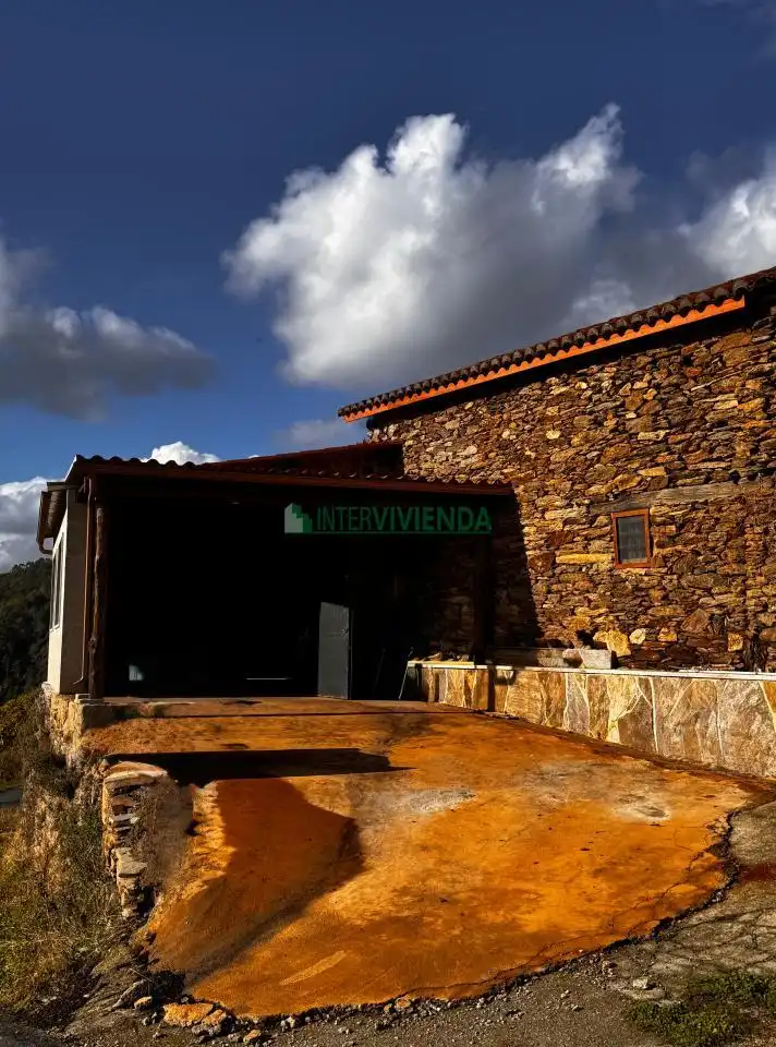 Garden of Country homes for sale in Pantón  with Heating and Private garden