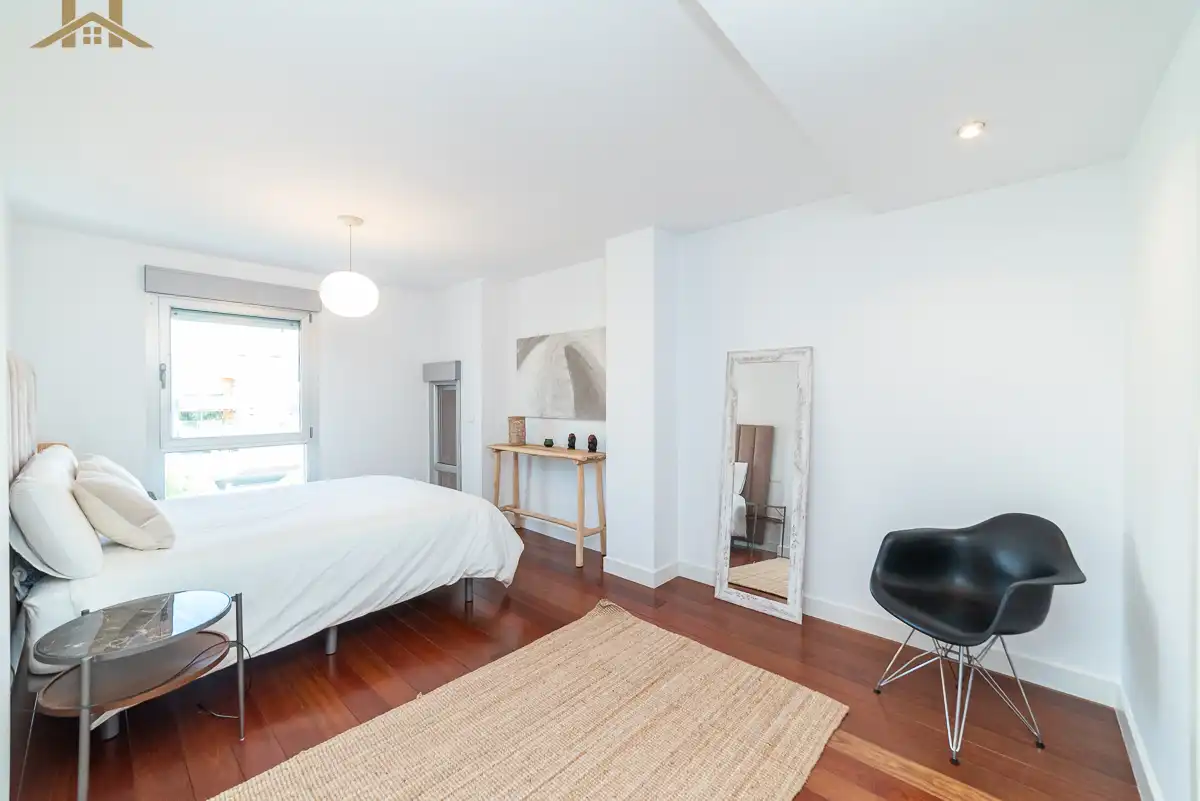 Habitación de Dúplex en venta en Majadahonda con Aire acondicionado, Calefacción y Terraza