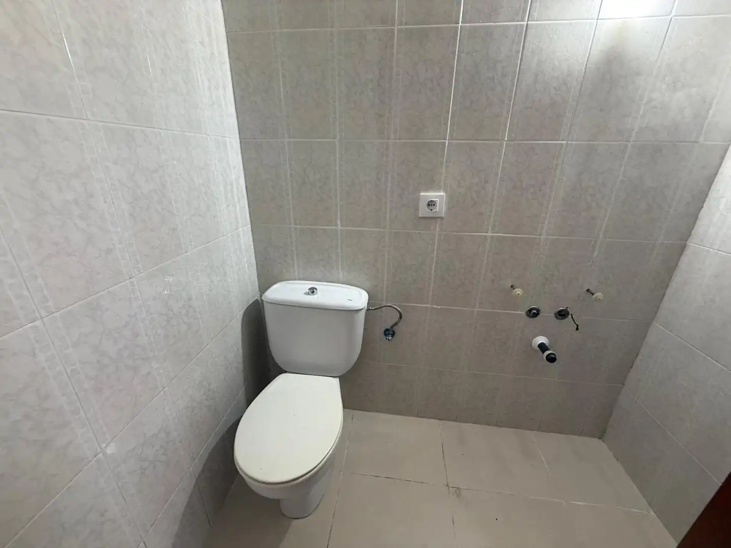 Bathroom of Flat for sale in Malgrat de Mar  with Air Conditioner, Heating and Balcony
