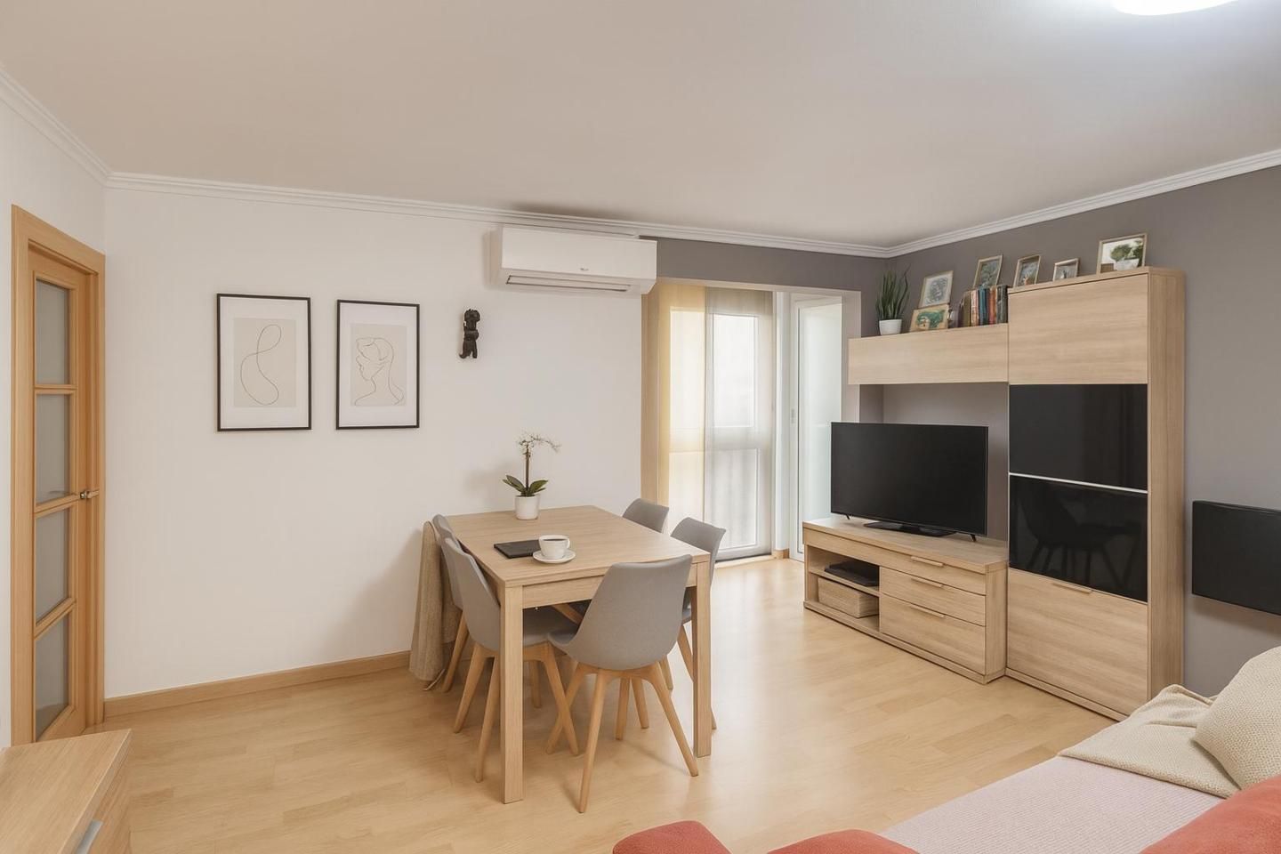 Living room of Flat for sale in Martorell  with Air Conditioner and Furnished