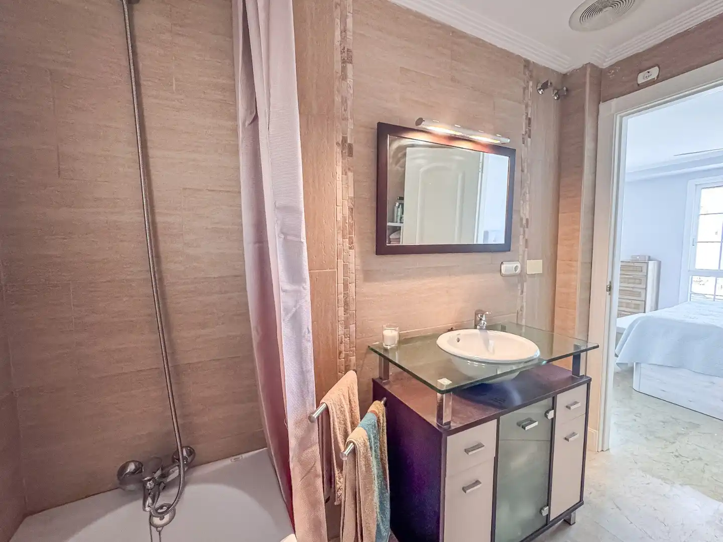 Baño de Dúplex de alquiler en Santa Pola con Terraza, Trastero y Piscina