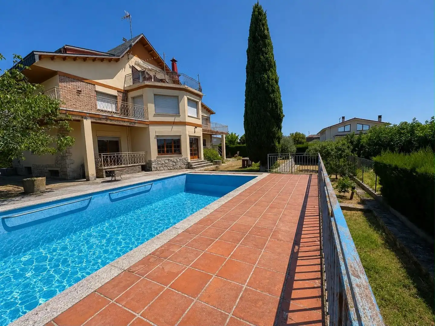 Piscina de Casa o xalet en venda en Cervera amb Calefacció, Jardí privat i Terrassa