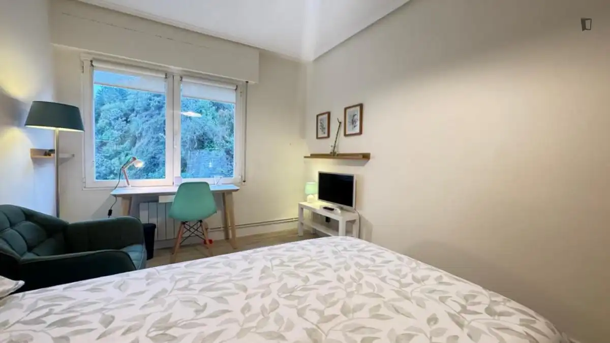 Habitación de Apartamento para compartir en Bilbao  con Amueblado, Horno y Lavadora