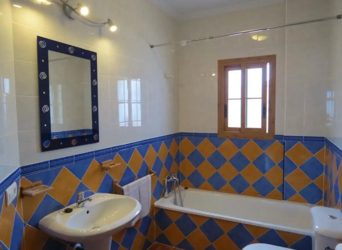 Baño de Casa o chalet de alquiler en Frigiliana con Aire acondicionado, Calefacción y Terraza