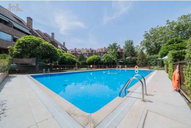 Dúplex en Venta en Calle Enrique Granados en Norte