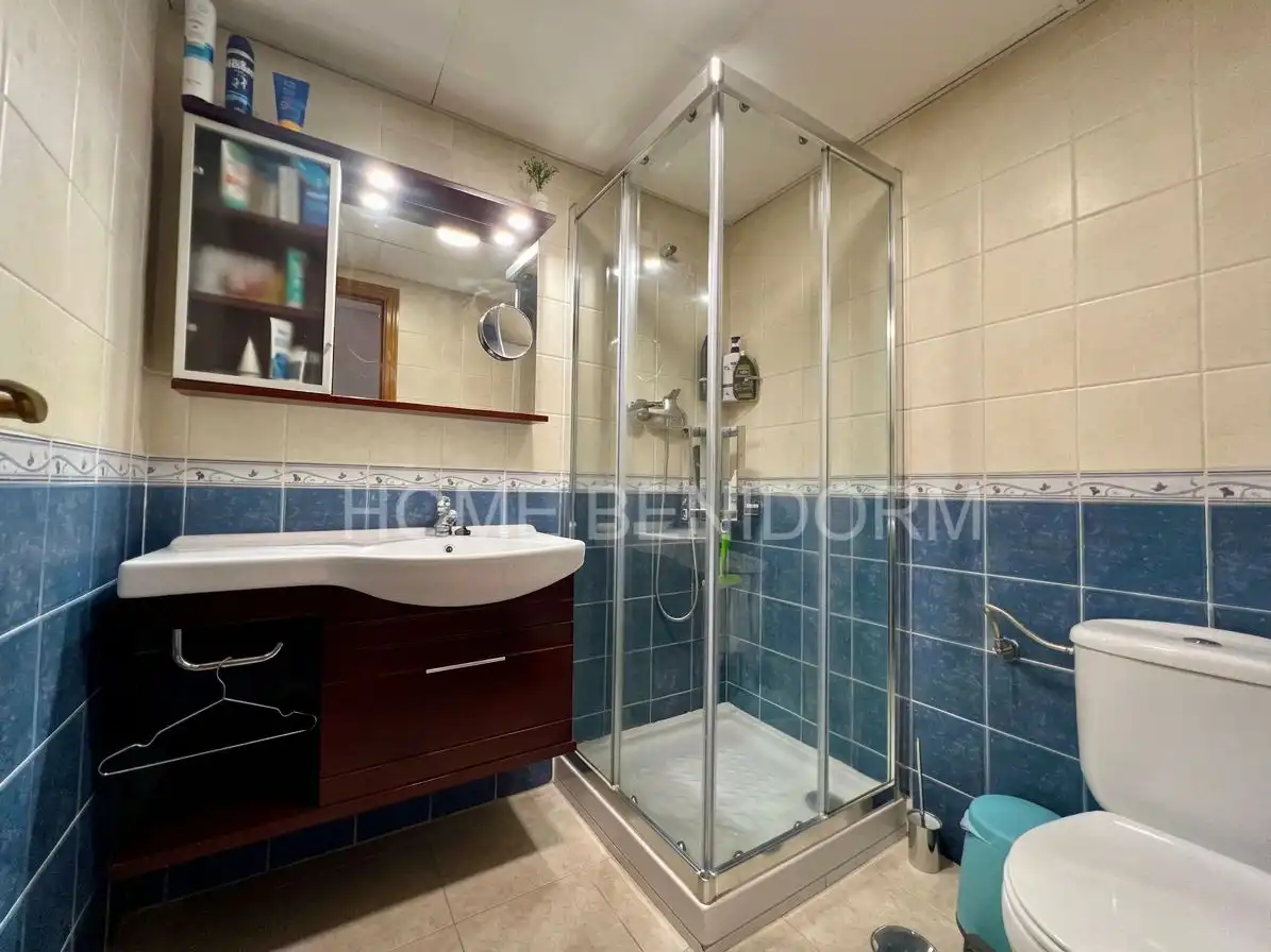 Baño de Piso en venta en La Nucia con Terraza, Trastero y Piscina comunitaria
