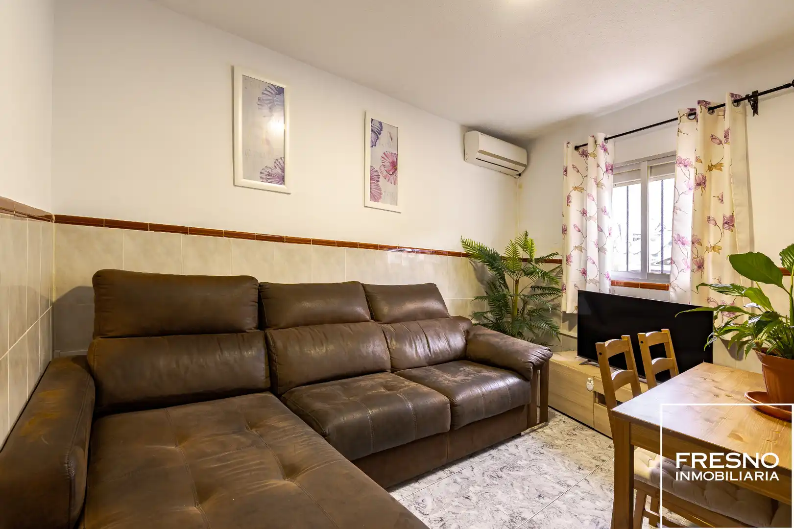 Sala de estar de Casa o chalet en venta en Cobeña con Calefacción y Horno
