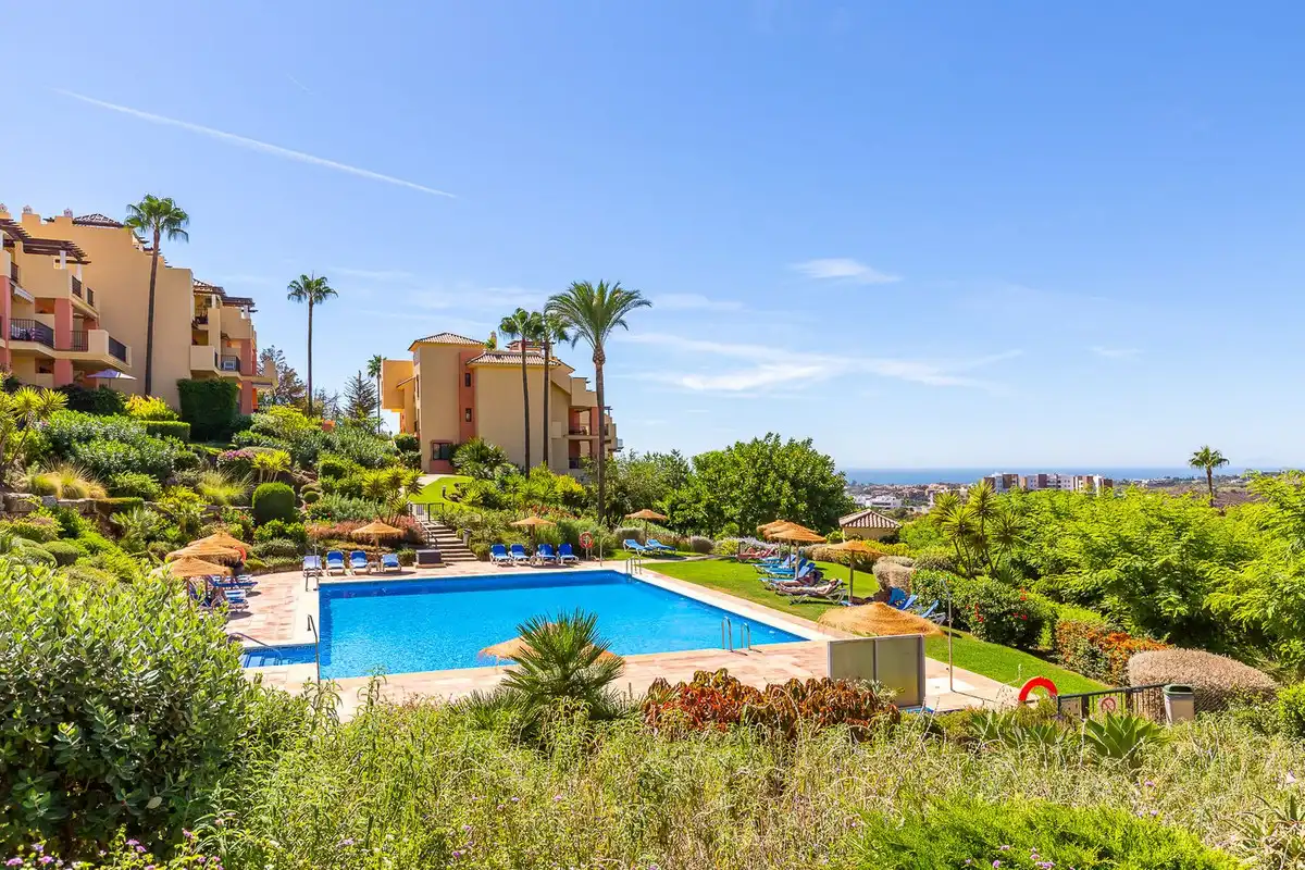 Flat with terrace for sale in Urbanizacion Torre Esteril 100
