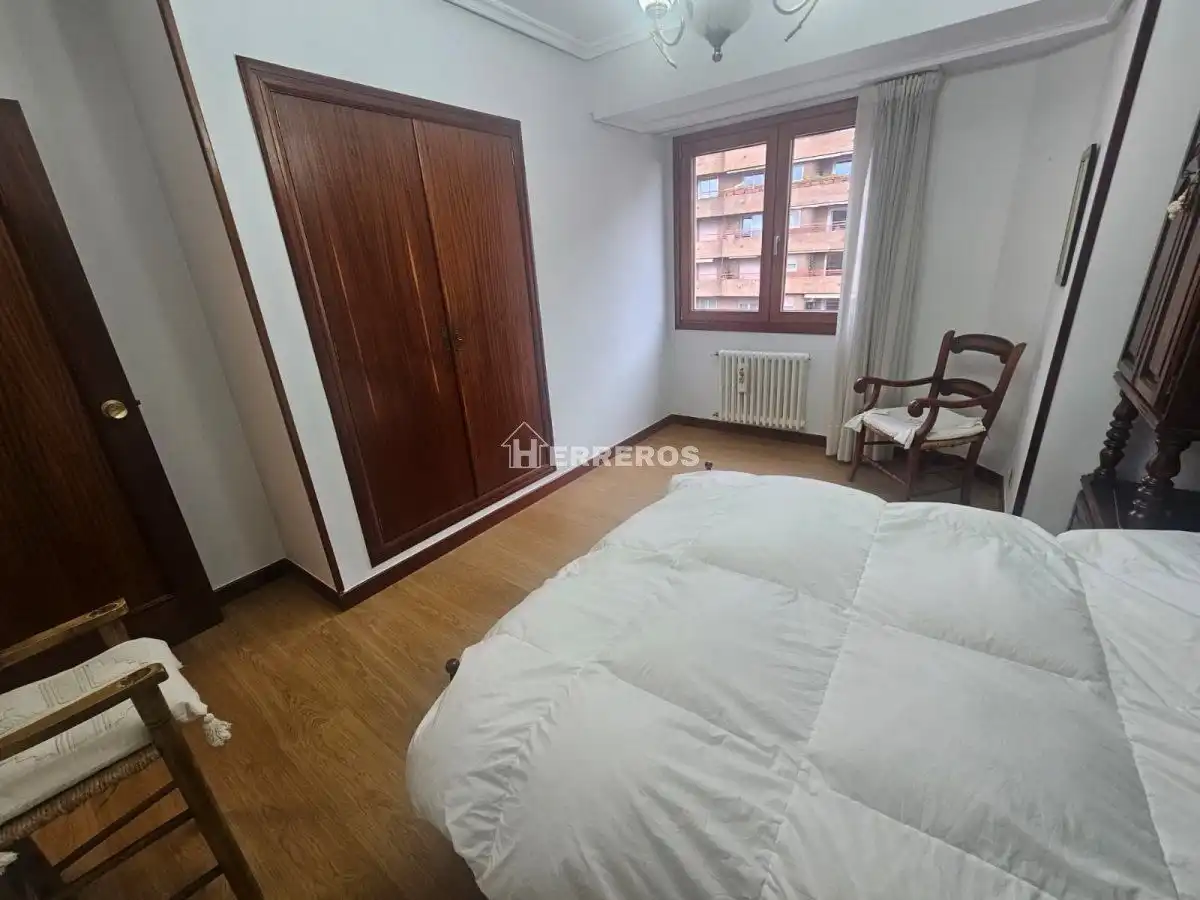 Bedroom of Flat for sale in  Logroño  with Heating, Terrace and Storage room