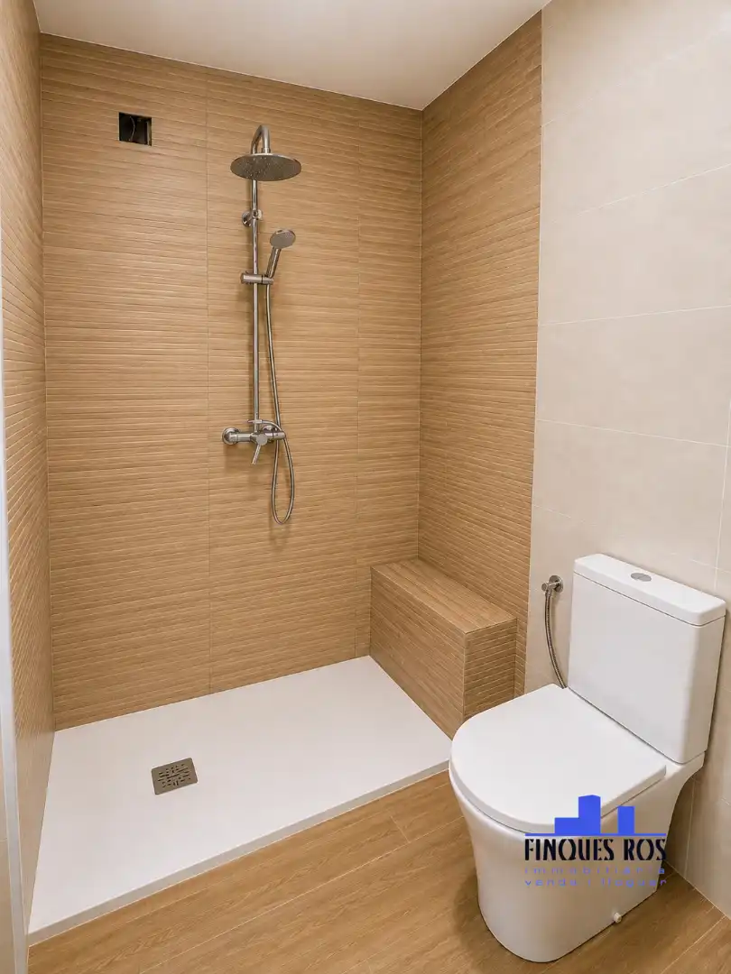 Bathroom of Flat for sale in Vinaròs  with Terrace, Oven and Balcony