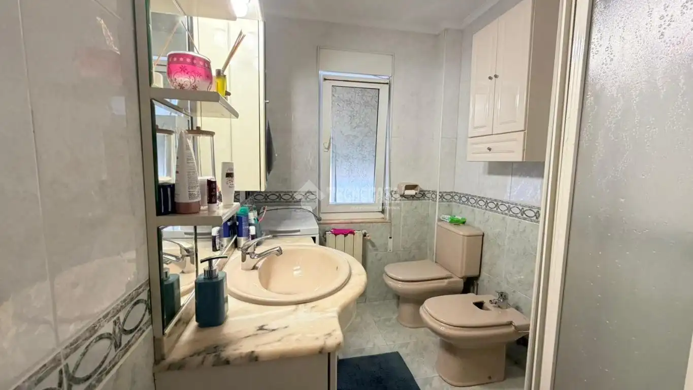 Baño de Piso en venta en Gijón  con Calefacción y Amueblado