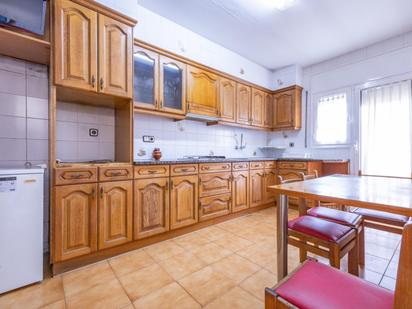 Kitchen of Single-family semi-detached for sale in Manlleu  with Heating and Oven