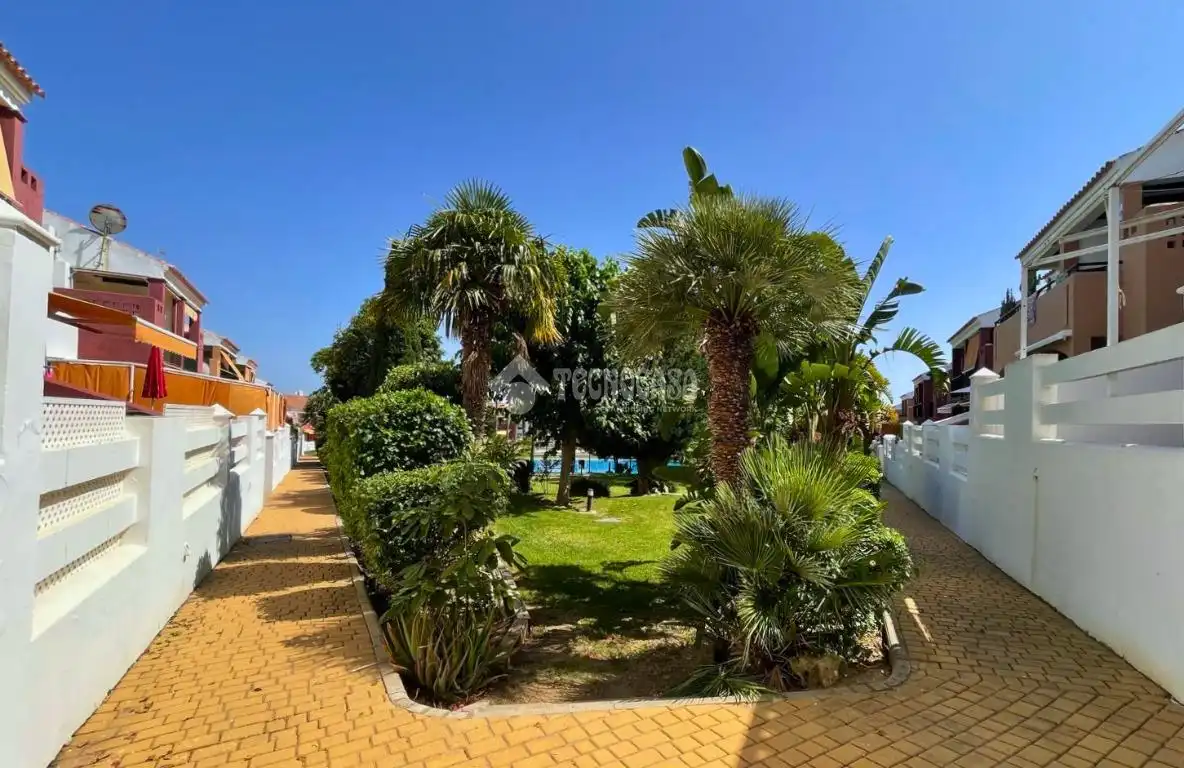 Vista exterior de Ático en venta en Chiclana de la Frontera con Trastero y Balcón