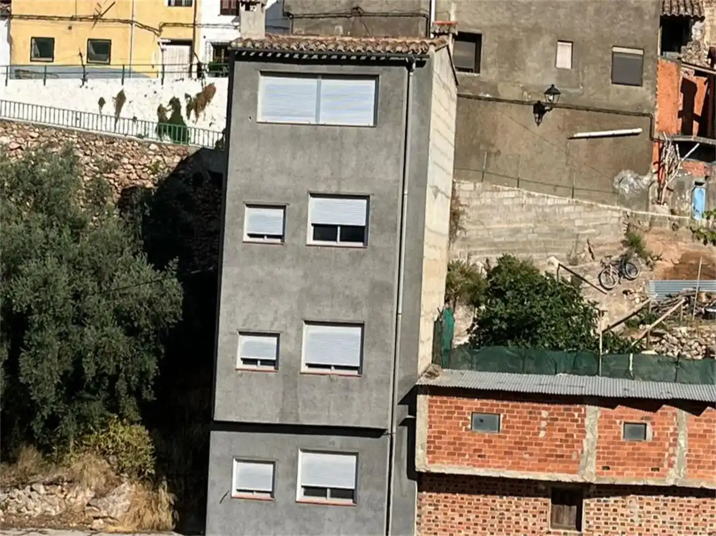 Vista exterior de Casa adosada en venda en Ayna, Albacete