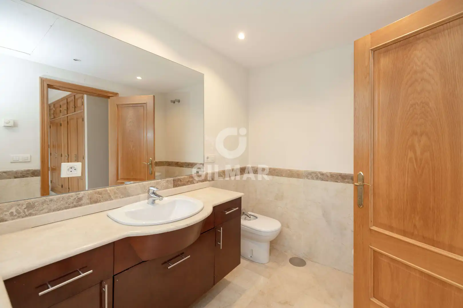 Baño de Casa adosada en venta en Marbella con Calefacción, Jardín privado y Piscina