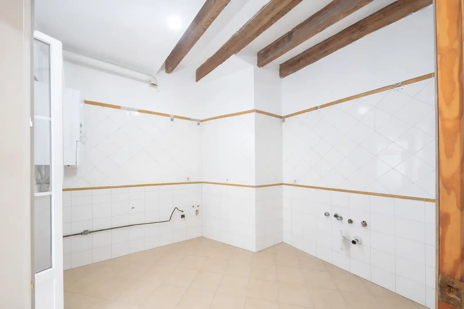 Badezimmer von Wohnungen zur Miete in  Palma de Mallorca mit Klimaanlage, Heizung und Parkett