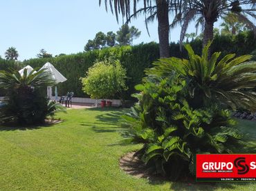 Villa con balcone in vendita a Urbanització Tancat de l'Alter 117